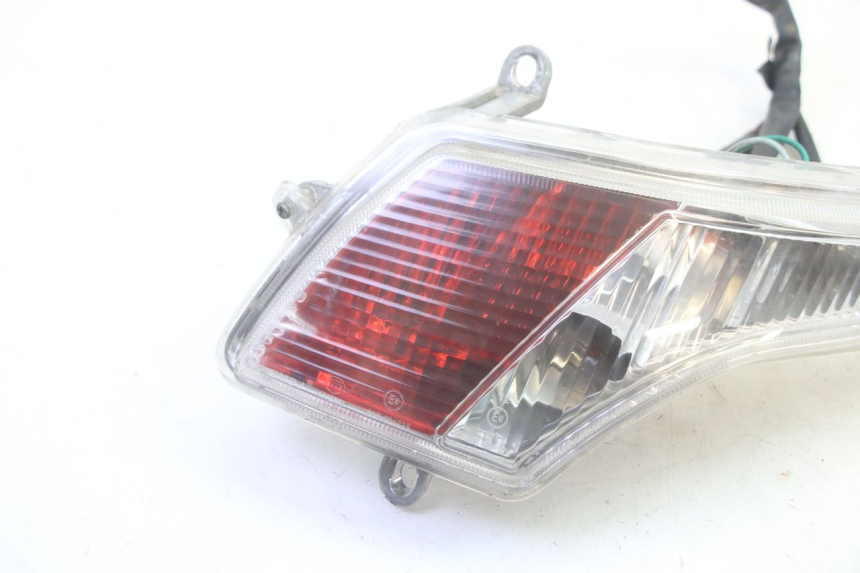 photo de RIGHT TAIL LIGHT PEUGEOT VIVACITY NEW 4T 50 (2008 - 2017) - Zoom on usage condition