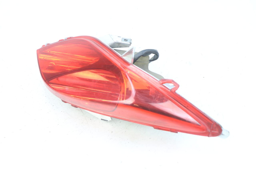 photo de RIGHT REAR LIGHT YAMAHA X-MAX XMAX 125 (2010 - 2013) - Fixing points details