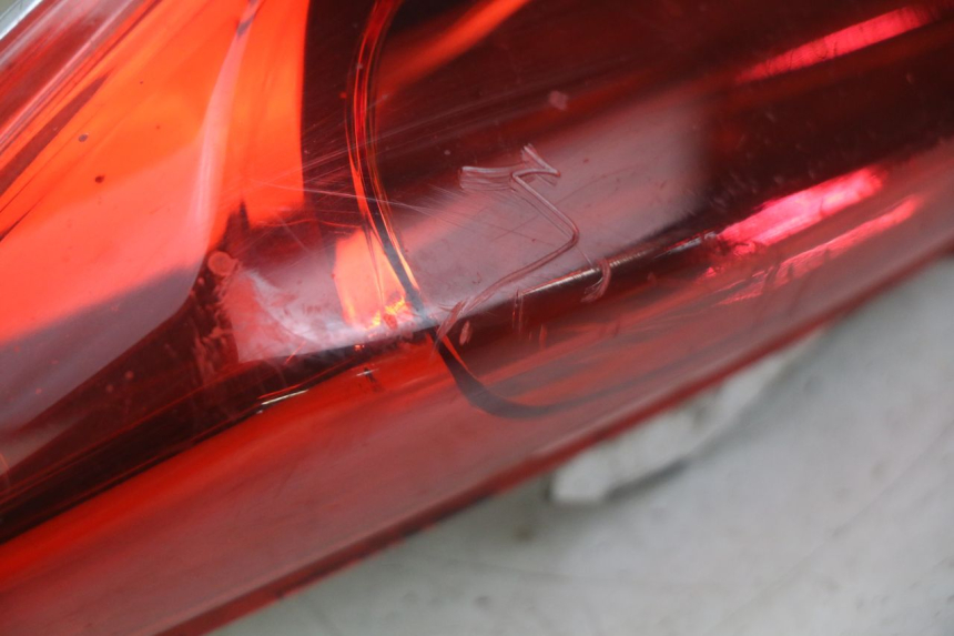 photo de RIGHT REAR LIGHT YAMAHA X-MAX XMAX 125 (2010 - 2013) - Fixing points details