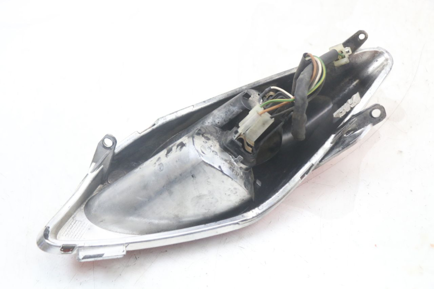 photo de RIGHT REAR LIGHT YAMAHA XMAX X-MAX 125 (2006 - 2009) - Fixing points details