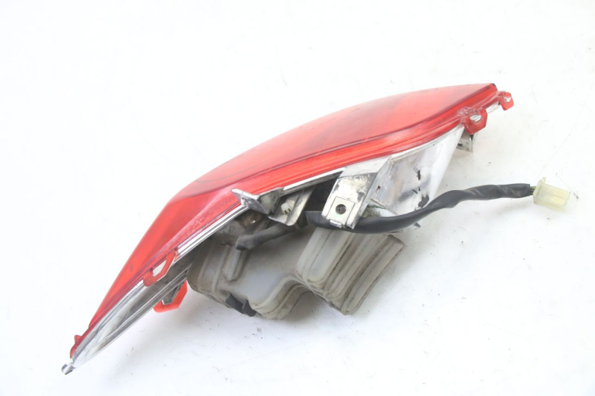 photo de RIGHT REAR LIGHT YAMAHA X-MAX XMAX 125 (2010 - 2013) - Alternative perspective