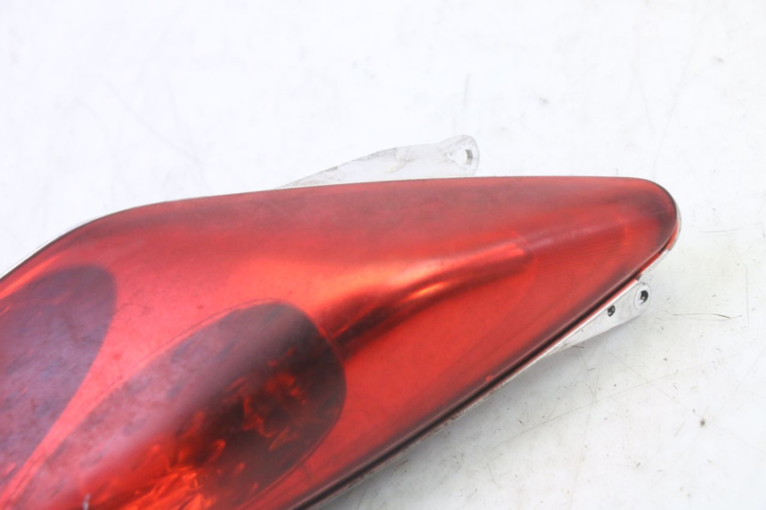 photo de RIGHT REAR LIGHT YAMAHA X-MAX XMAX 250 (2006 - 2009) - Alternative perspective