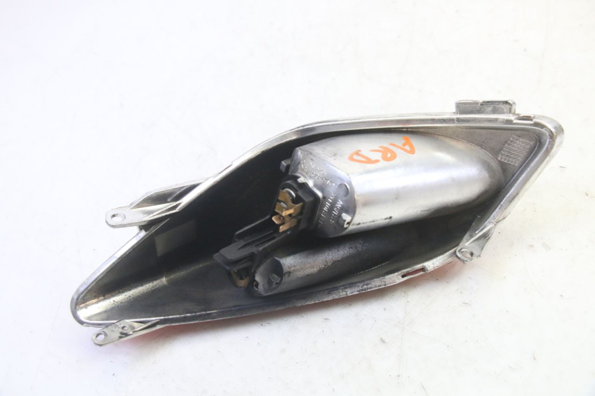 photo de RIGHT REAR LIGHT YAMAHA X-MAX XMAX 250 (2006 - 2009) - Surface and material condition