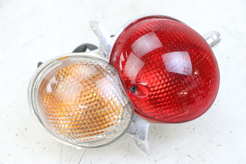 photo de RIGHT TAIL LIGHT YAMAHA YP MAJESTY 125 (2007 - 2010) - Main view