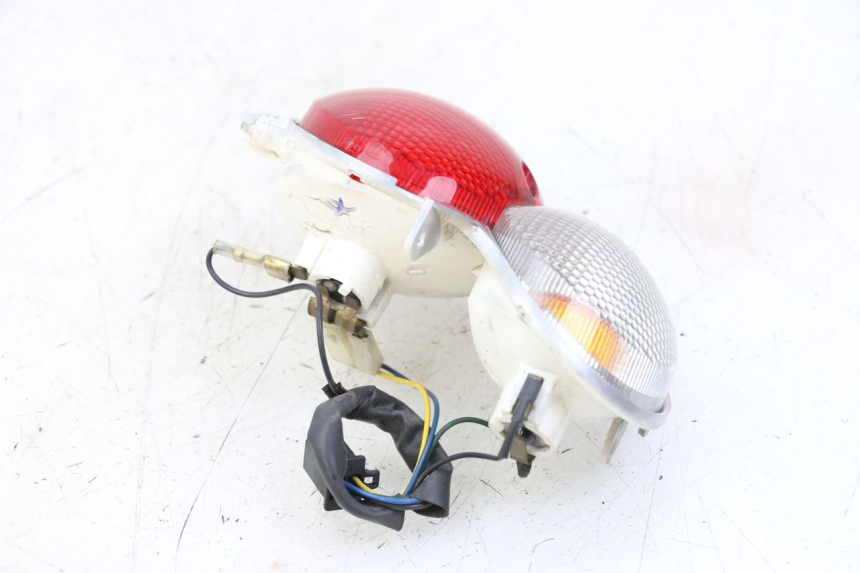 photo de RIGHT TAIL LIGHT YAMAHA YP MAJESTY 125 (2007 - 2010) - Product overview