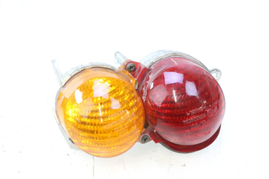 photo de RIGHT TAIL LIGHT YAMAHA YP MAJESTY 125 (1998 - 2001) - Zoom on usage condition