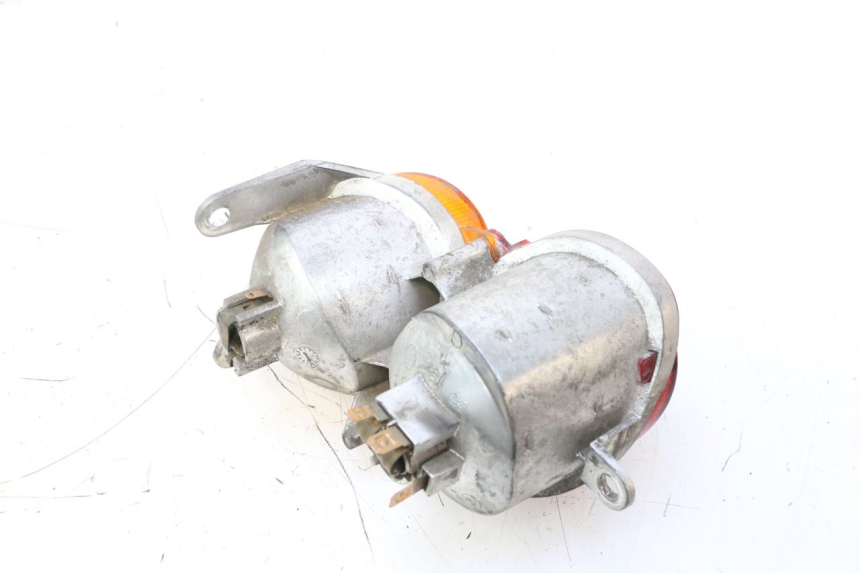 photo de RIGHT TAIL LIGHT YAMAHA YP MAJESTY 125 (1998 - 2001) - Alternative perspective
