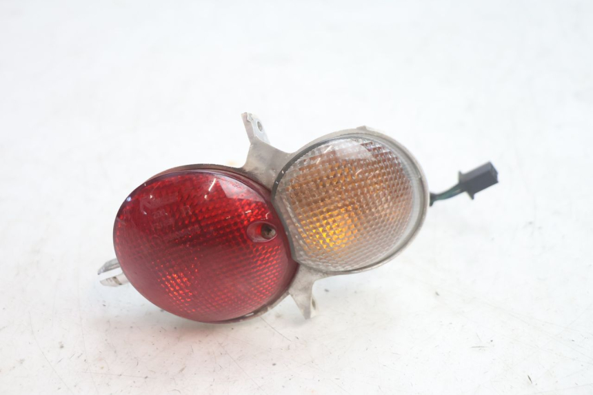 photo de RIGHT TAIL LIGHT YAMAHA YP MAJESTY 125 (2002 - 2006) - Main view