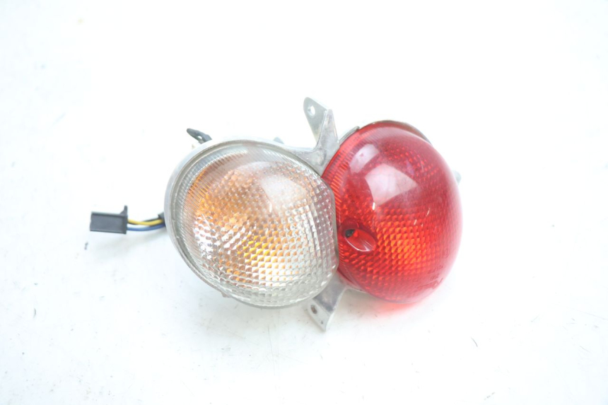 photo de RIGHT TAIL LIGHT YAMAHA YP MAJESTY 125 (2002 - 2006) - Component detail