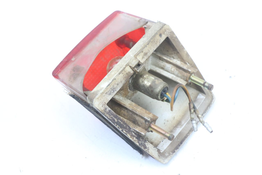 photo de TAIL LIGHT YAMAHA DTLC 125 (1982 - 1987) - Technical close-up