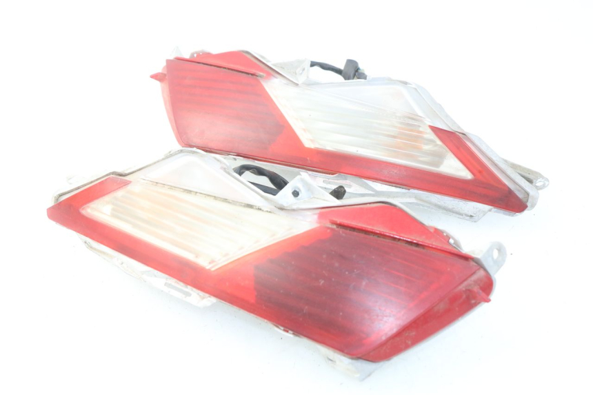 photo de TAIL LIGHT HONDA FES PANTHEON 125 (2003 - 2007) - Additional view of the item