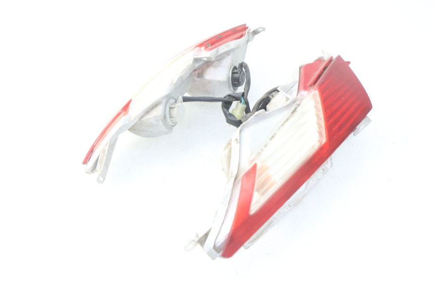 photo de TAIL LIGHT HONDA FES PANTHEON 125 (2003 - 2007) - Technical close-up