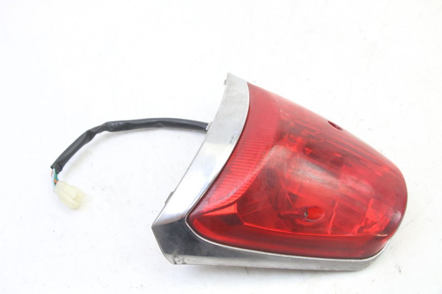 photo de REAR LIGHT SYM FIDDLE 3 III 125 (2014 - 2020) - Zoom on usage condition