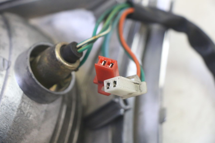 photo de REAR LIGHT SYM FIDDLE 3 III 125 (2014 - 2020) - Fixing points details