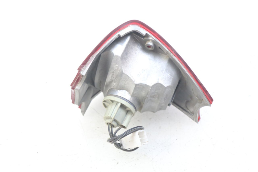 photo de REAR LIGHT PIAGGIO FLY 100 (2006 - 2010) - Zoom on usage condition