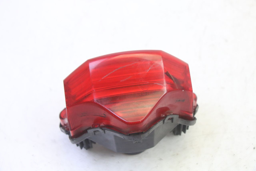 photo de TAIL LIGHT YAMAHA FZ6 N FAZER 600 (2004 - 2006) - Zoom on usage condition