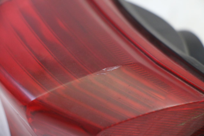 photo de TAIL LIGHT YAMAHA FZ6 N FAZER 600 (2004 - 2006) - Fixing points details