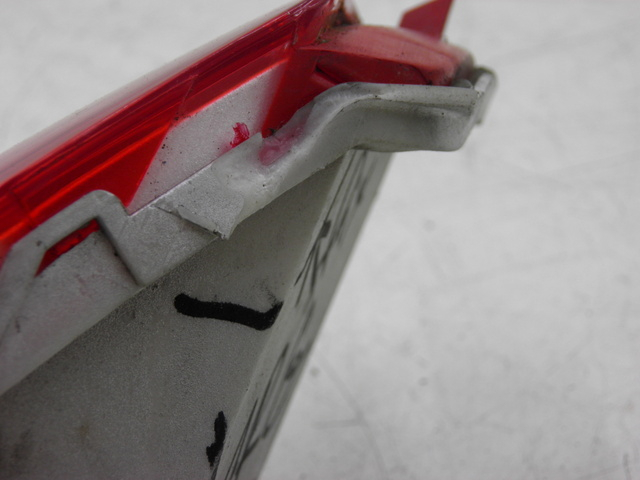 photo de LEFT TAIL LIGHT HONDA FES PANTHEON 125 (2003 - 2007) - Fixing points details