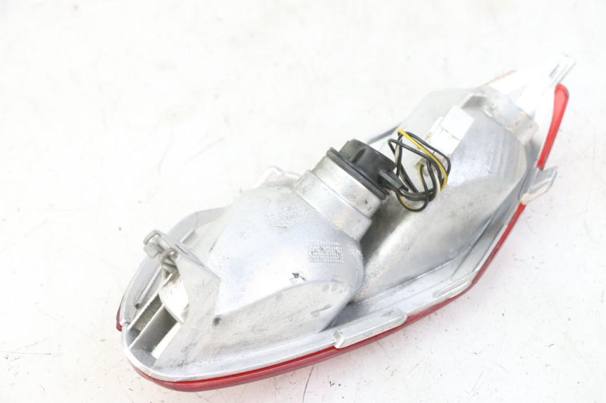 photo de LEFT TAIL LIGHT PIAGGIO MP3 LT 300 (2010 - 2016) - Technical close-up