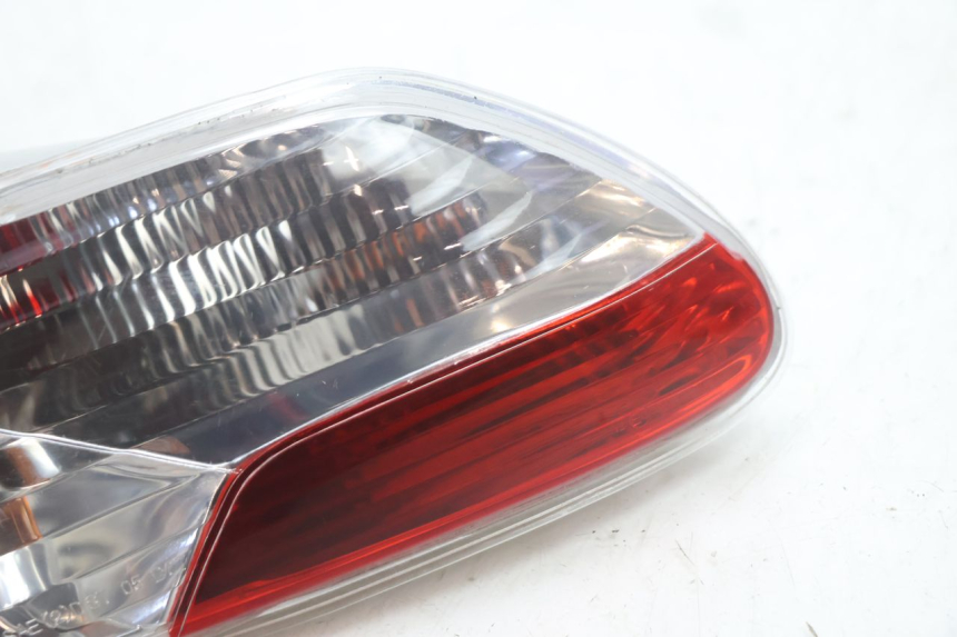 photo de LEFT REAR LIGHT PIAGGIO MP3 LT 400 (2007 - 2012) - Zoom on usage condition