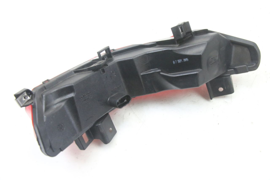 photo de LEFT TAIL LIGHT PIAGGIO MP3 500 (2014 - 2017) - Fixing points details