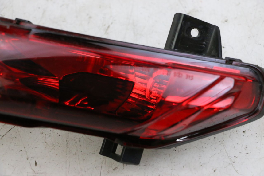 photo de LEFT TAIL LIGHT PIAGGIO MP3 500 (2014 - 2017) - Distinctive features