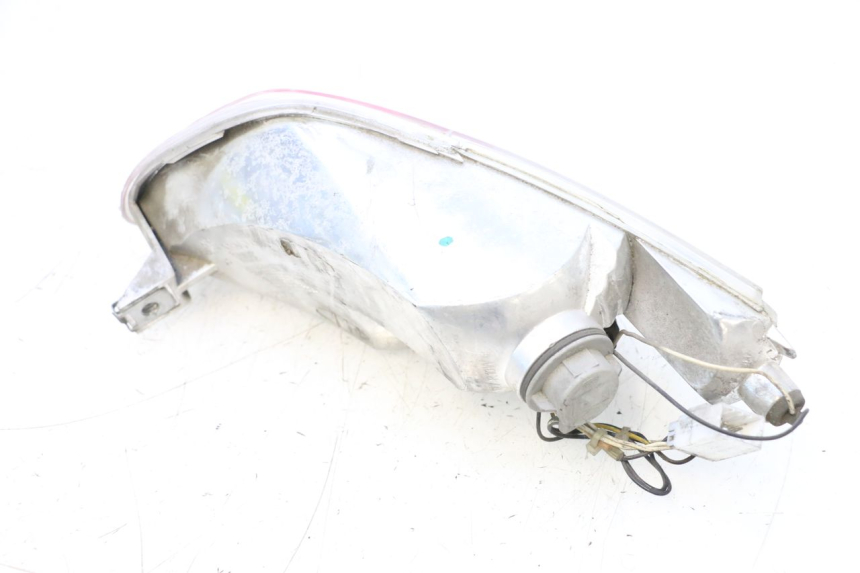 photo de LEFT TAIL LIGHT PIAGGIO MP3 RL 250 (2006 - 2010) - Distinctive features