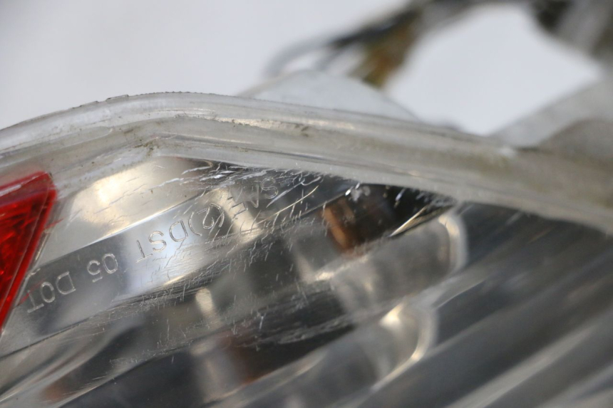 photo de LEFT TAIL LIGHT PIAGGIO MP3 RL 250 (2006 - 2010) - Zoom on usage condition