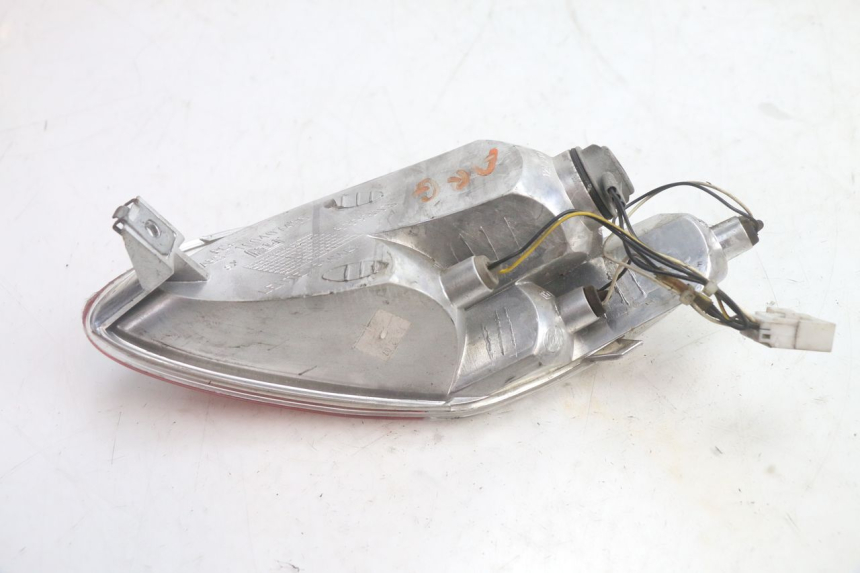 photo de LEFT TAIL LIGHT PIAGGIO MP3 125 (2006 - 2014) - Technical close-up
