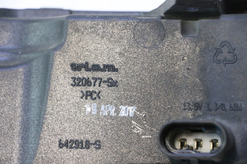 photo de LEFT TAIL LIGHT PIAGGIO MP3 500 (2016 - 2018) - Zoom on usage condition