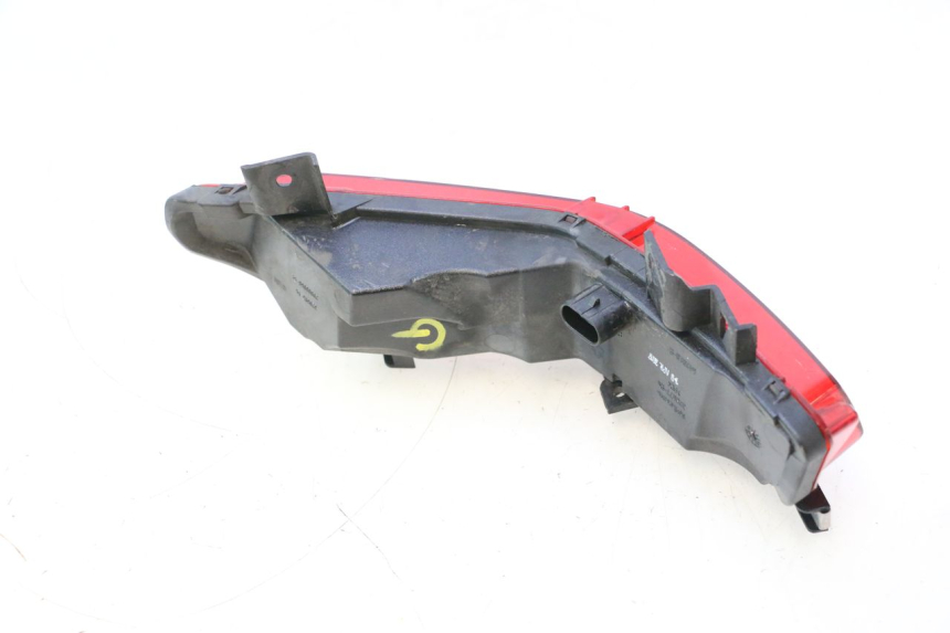 photo de LEFT TAIL LIGHT PIAGGIO MP3 500 (2016 - 2018) - Alternative perspective