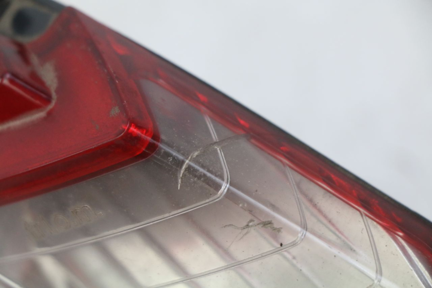 photo de LEFT REAR LIGHT PEUGEOT SATELIS COMPRESSOR K15 125 (2006 - 2009) - Alternative perspective