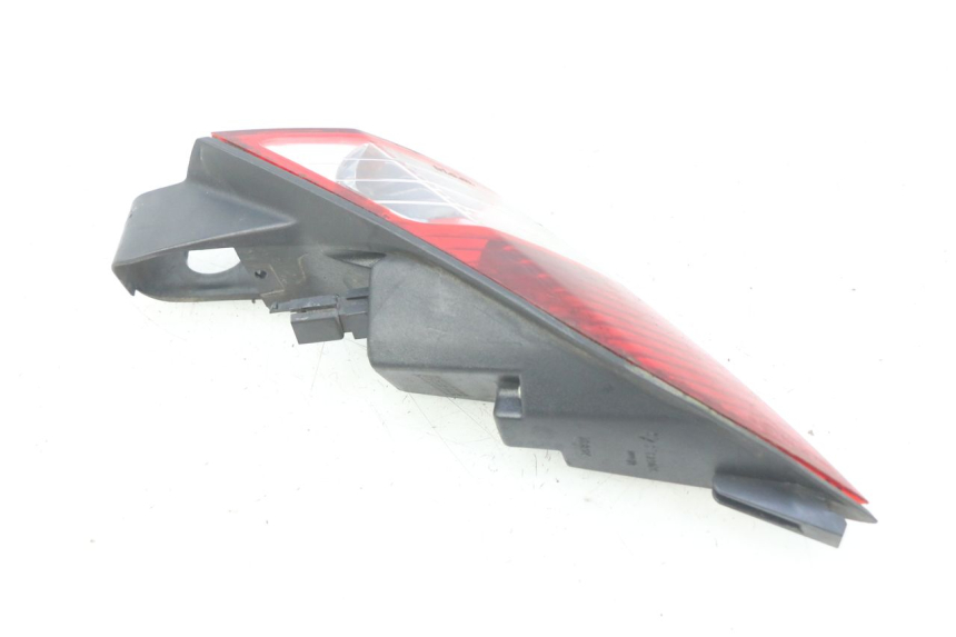 photo de LEFT REAR LIGHT PEUGEOT SATELIS COMPRESSOR K15 125 (2006 - 2009) - Surface and material condition