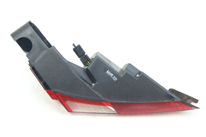 photo de LEFT REAR LIGHT PEUGEOT SATELIS 125 (2006 - 2009) - Technical close-up