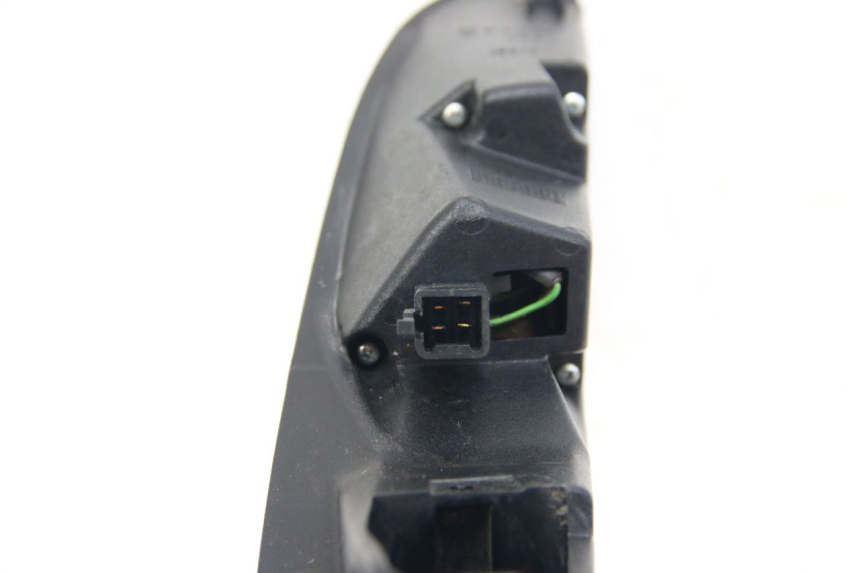 photo de LEFT REAR LIGHT PEUGEOT SATELIS 125 (2006 - 2009) - Fixing points details