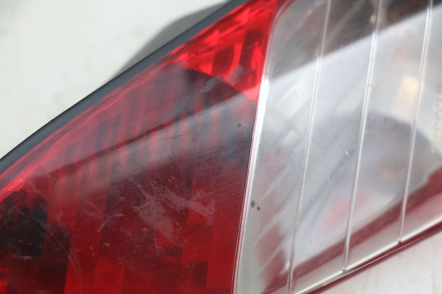 photo de LEFT REAR LIGHT PEUGEOT SATELIS 125 (2010 - 2012) - Alternative perspective