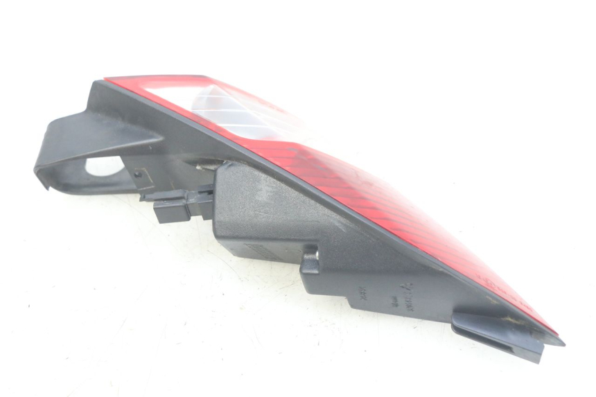 photo de LEFT REAR LIGHT PEUGEOT SATELIS 125 (2010 - 2012) - Fixing points details