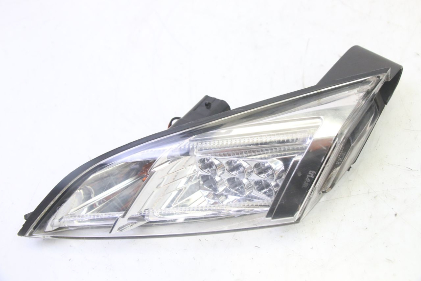 photo de LEFT TAIL LIGHT PEUGEOT SATELIS 125 (2013 - 2018) - Technical close-up