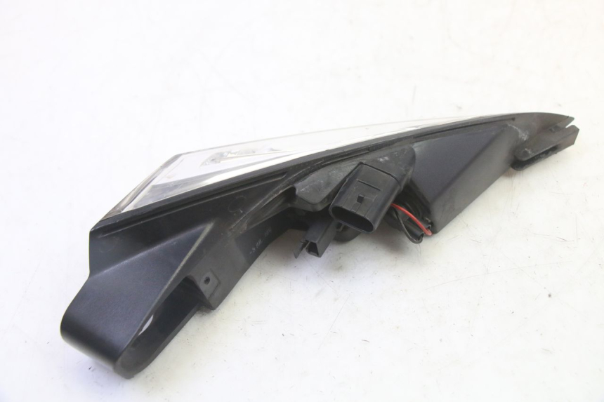 photo de LEFT REAR LIGHT PEUGEOT SATELIS 125 (2010 - 2012) - Fixing points details