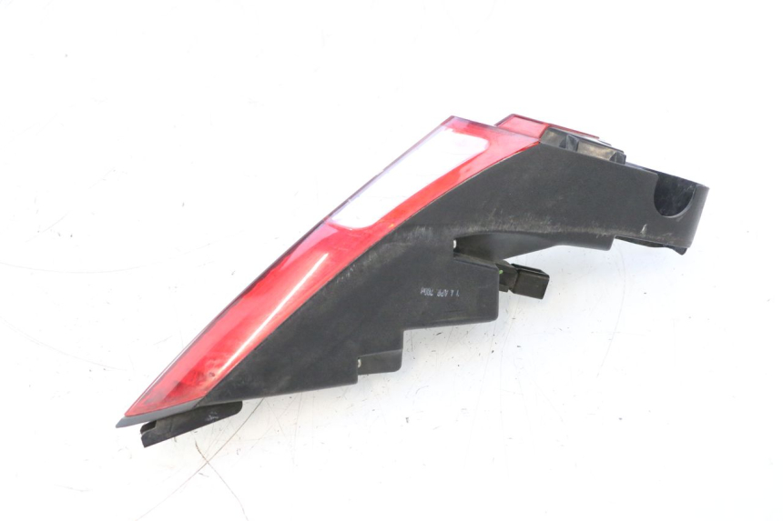 photo de LEFT REAR LIGHT PEUGEOT SATELIS 125 (2006 - 2009) - Distinctive features