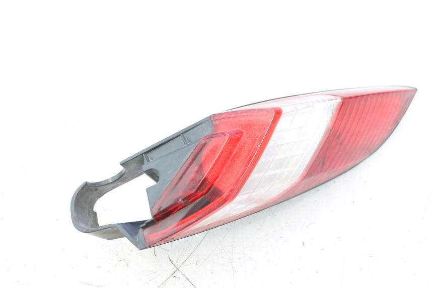 photo de LEFT REAR LIGHT PEUGEOT SATELIS 125 (2006 - 2009) - Surface and material condition