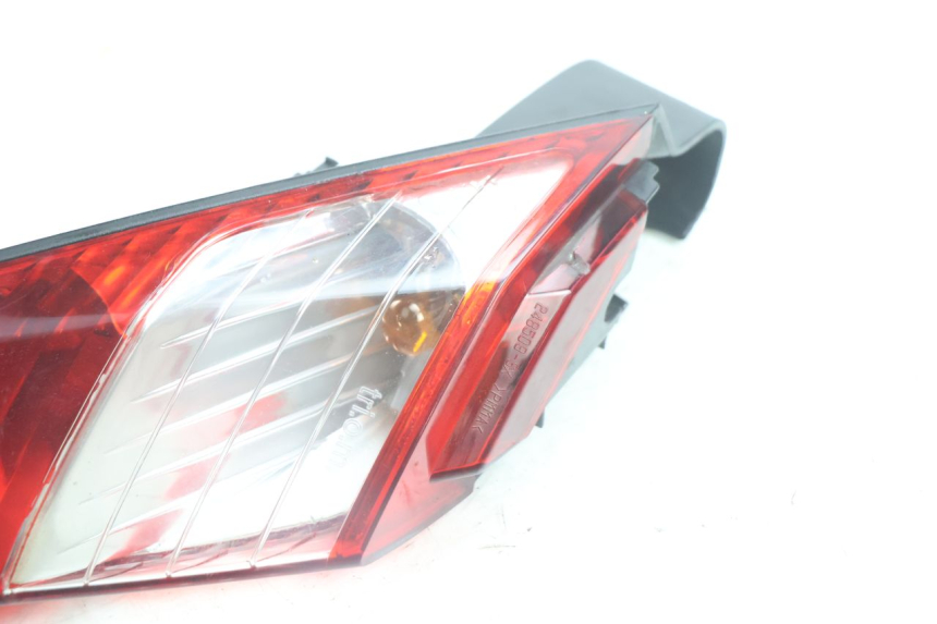 photo de LEFT REAR LIGHT PEUGEOT SATELIS 125 (2006 - 2009) - Zoom on usage condition