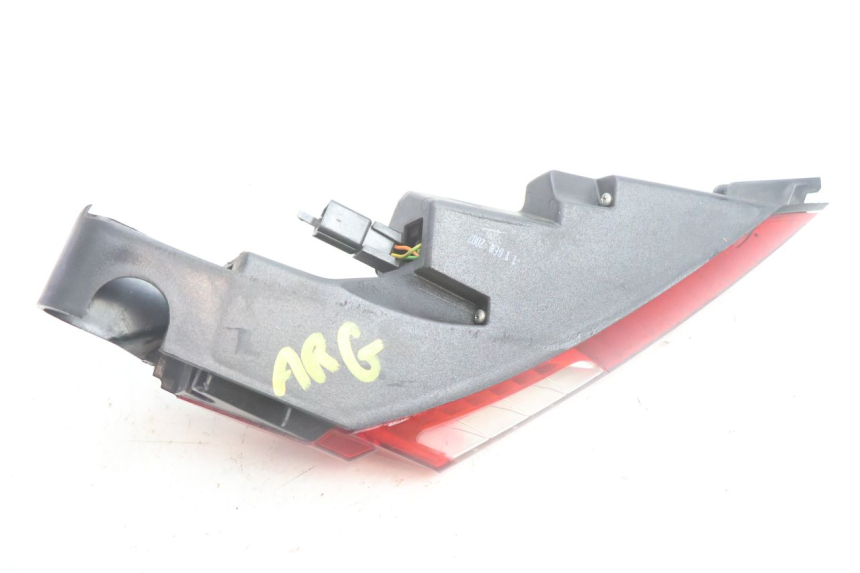 photo de LEFT REAR LIGHT PEUGEOT SATELIS 125 (2006 - 2009) - Technical close-up
