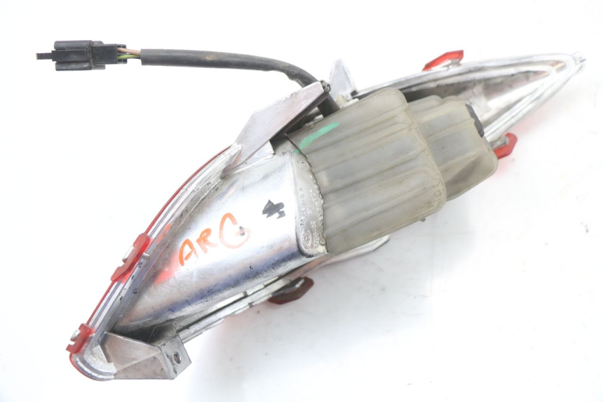 photo de LEFT REAR LIGHT YAMAHA X-MAX XMAX 125 (2010 - 2013) - Technical close-up