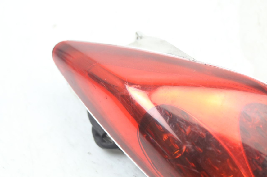 photo de LEFT REAR LIGHT YAMAHA XMAX X-MAX 125 (2006 - 2009) - Component detail