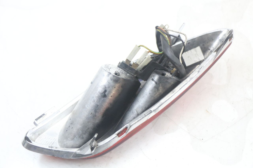 photo de LEFT REAR LIGHT YAMAHA XMAX X-MAX 125 (2006 - 2009) - Fixing points details