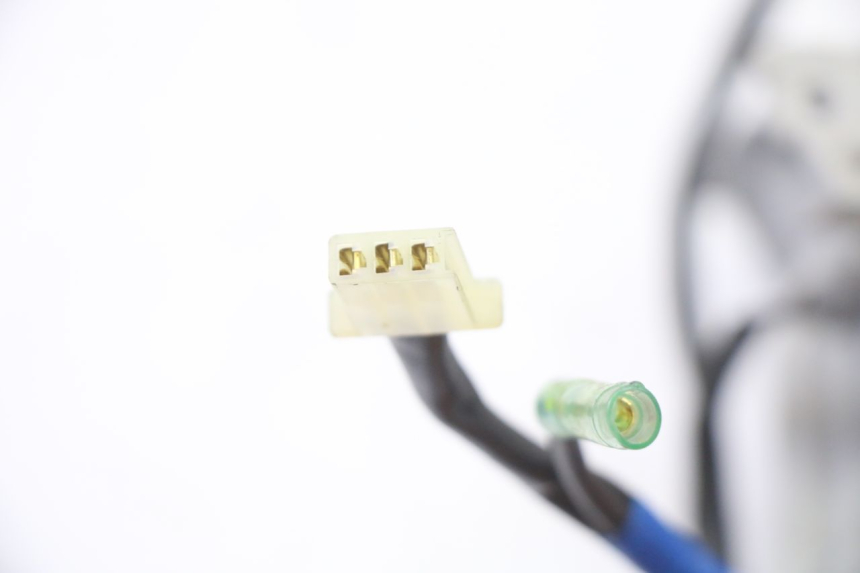 photo de LEFT TAIL LIGHT YAMAHA XMAX X-MAX 125 (2021 - 2025) - Fixing points details