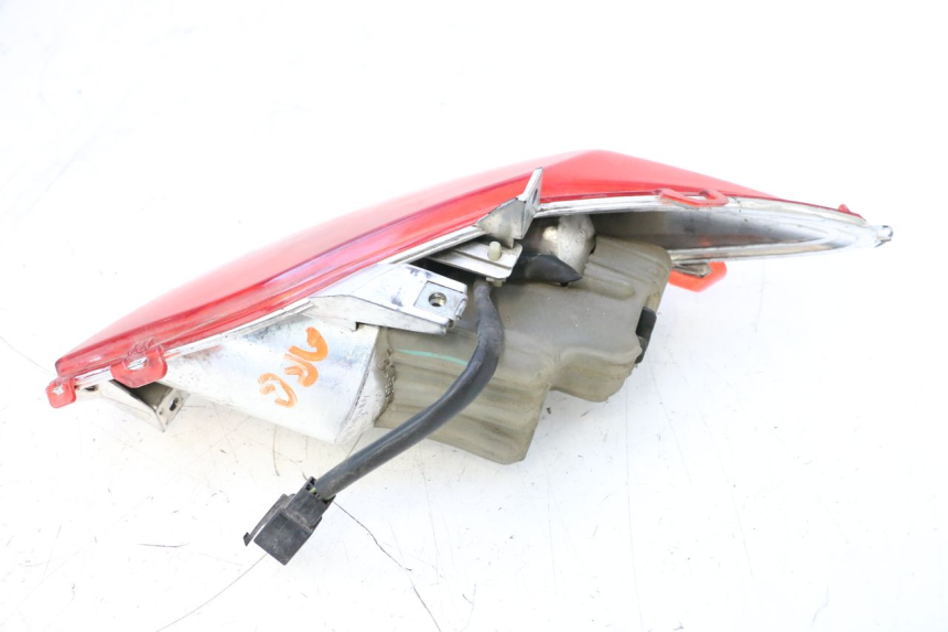 photo de LEFT REAR LIGHT YAMAHA X-MAX XMAX 125 (2010 - 2013) - Alternative perspective