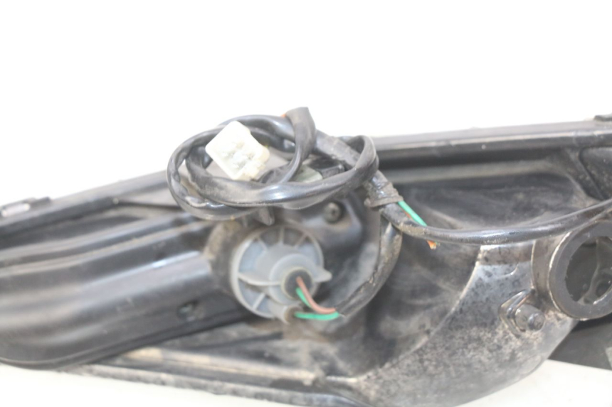 photo de LEFT REAR LIGHT YAMASAKI YM T 125 (2015 - 2020) - Alternative perspective