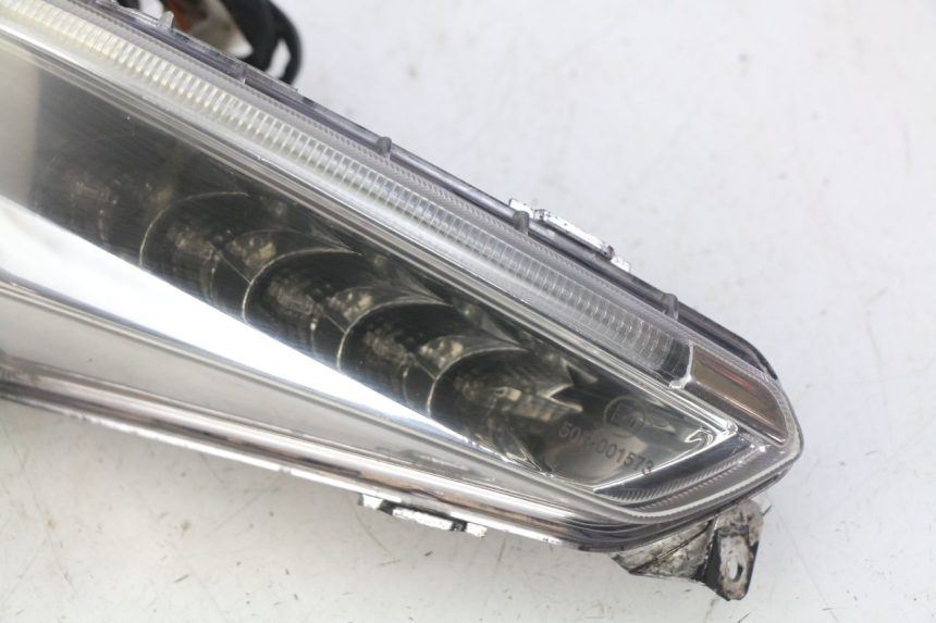 photo de LEFT REAR LIGHT YAMASAKI YM T 125 (2015 - 2020) - Surface and material condition